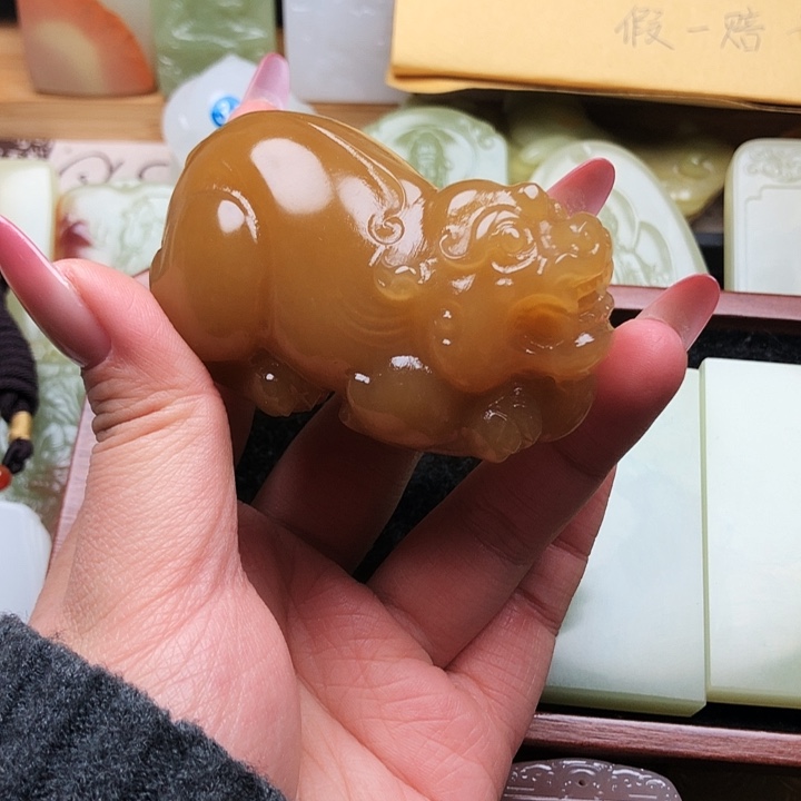 长*天然玉石貔貅手吧