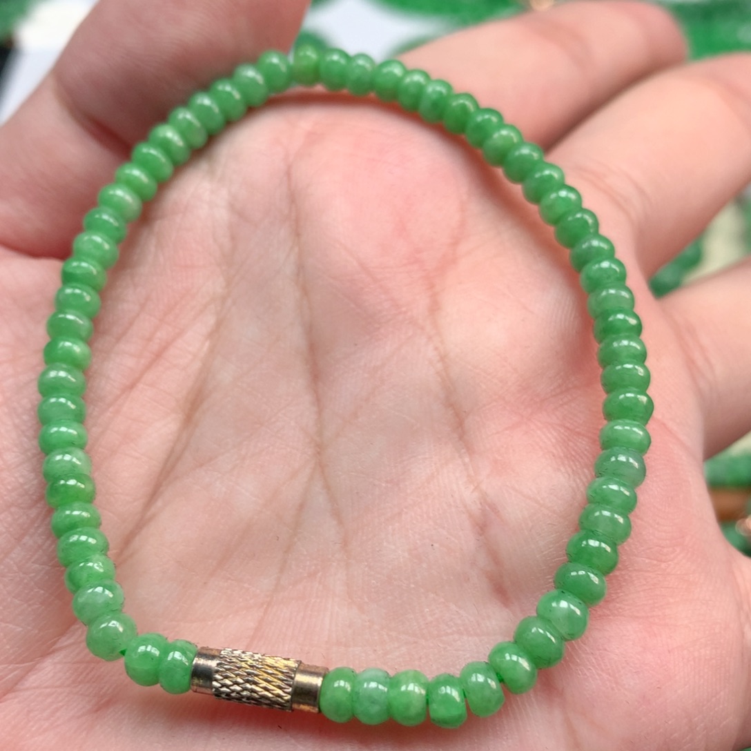 翡翠手链未镶嵌翡翠