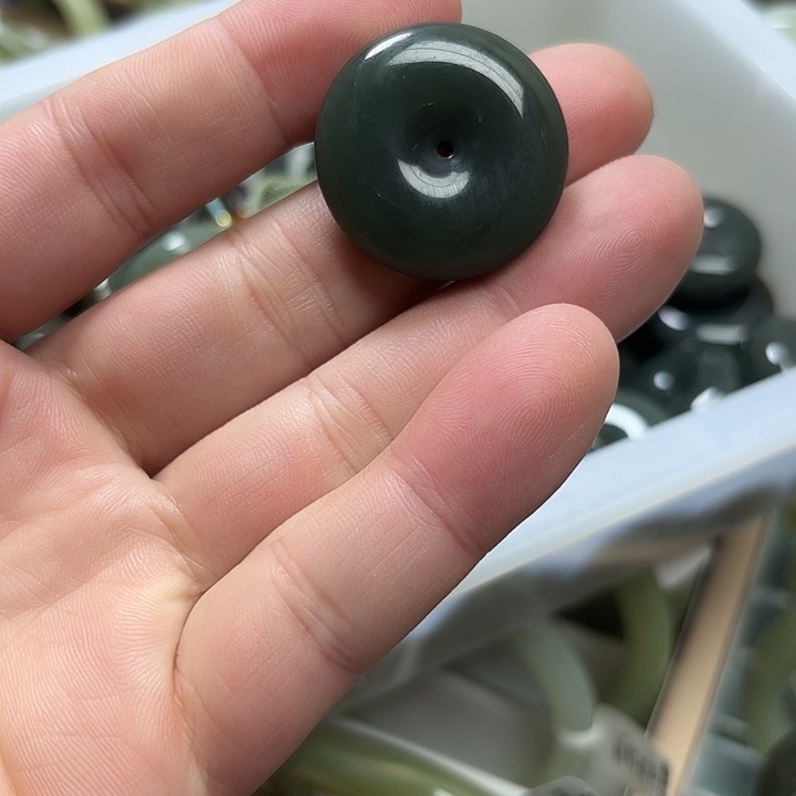 未镶嵌戒指和田玉（糖玉）