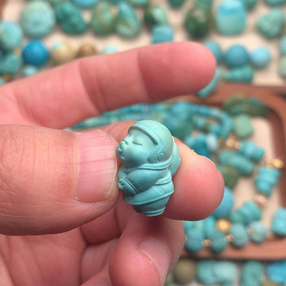 绿松石未镶嵌颈饰