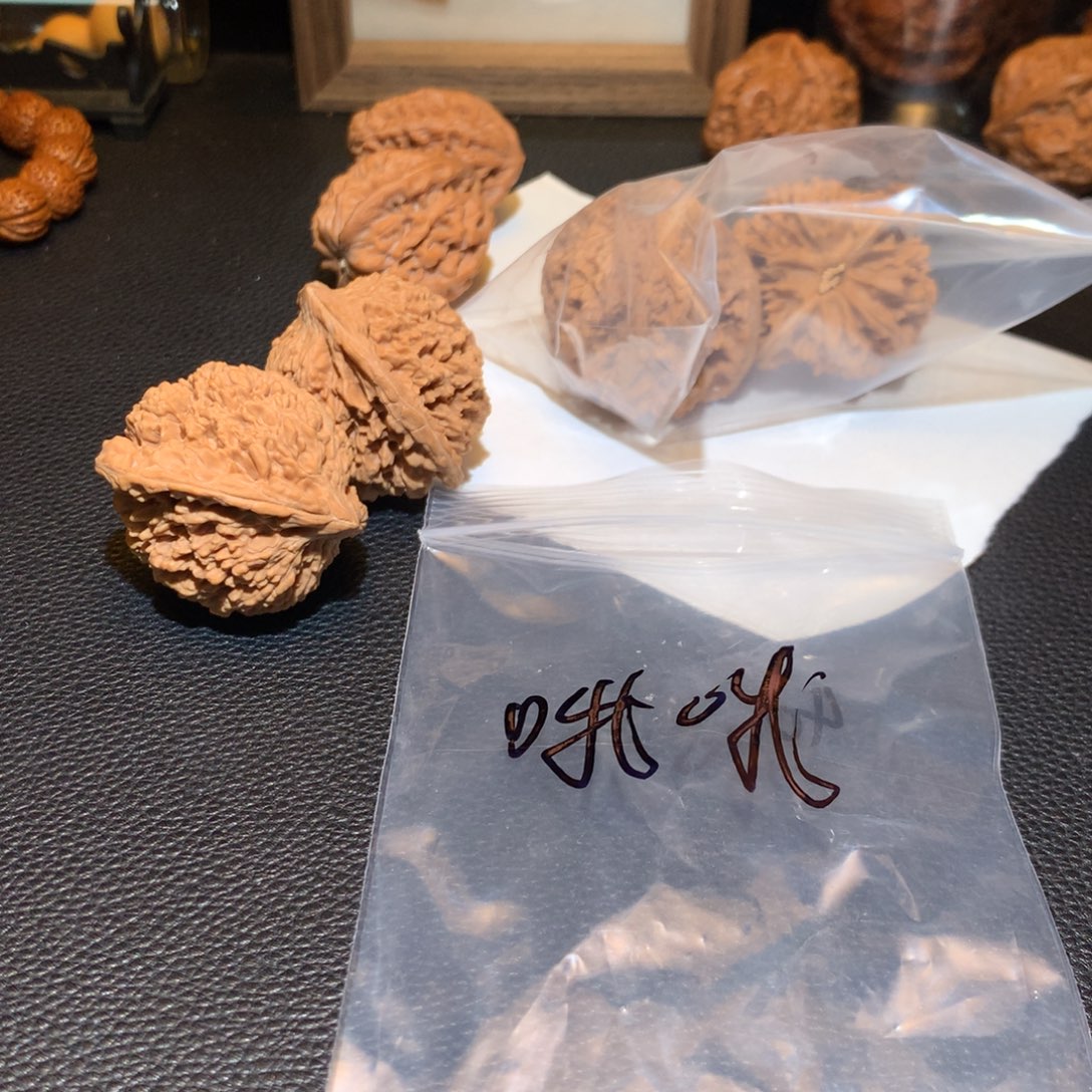 哦***哦把件桃核满天星41-40