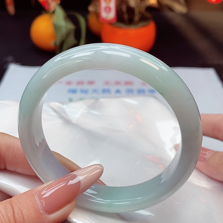 翡翠手镯未镶嵌57圈