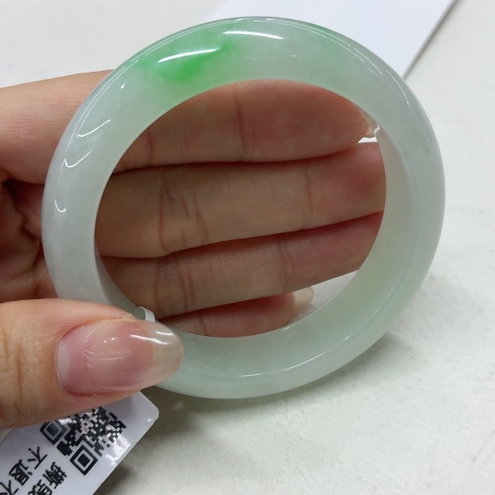 翡翠未镶嵌手镯52.4白底青