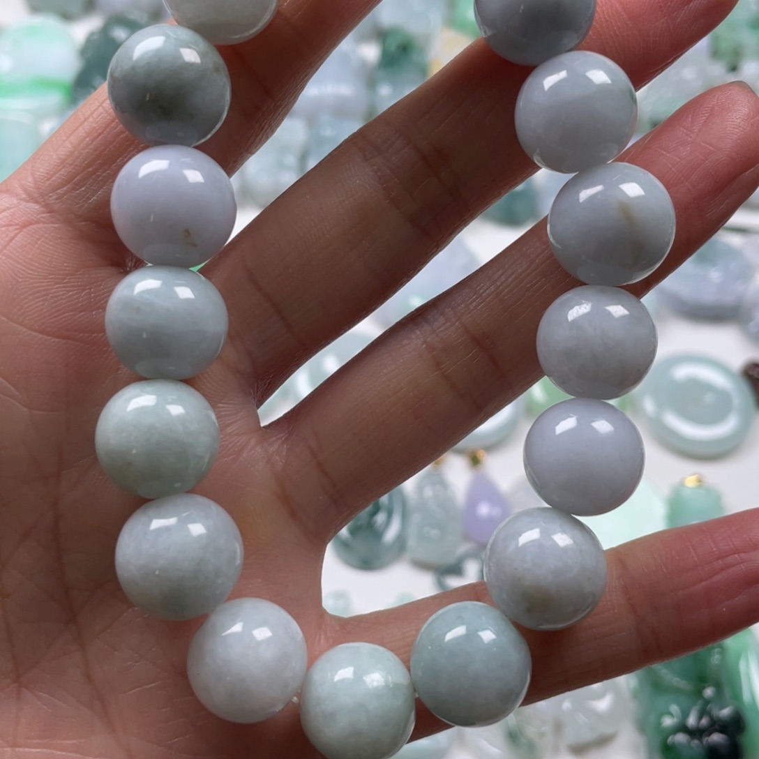 翡翠吊坠(赠链)未镶嵌