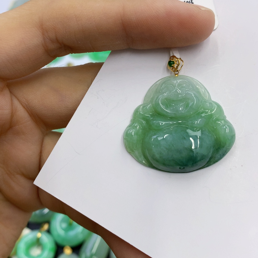 翡翠18K金镶嵌颈饰翡翠