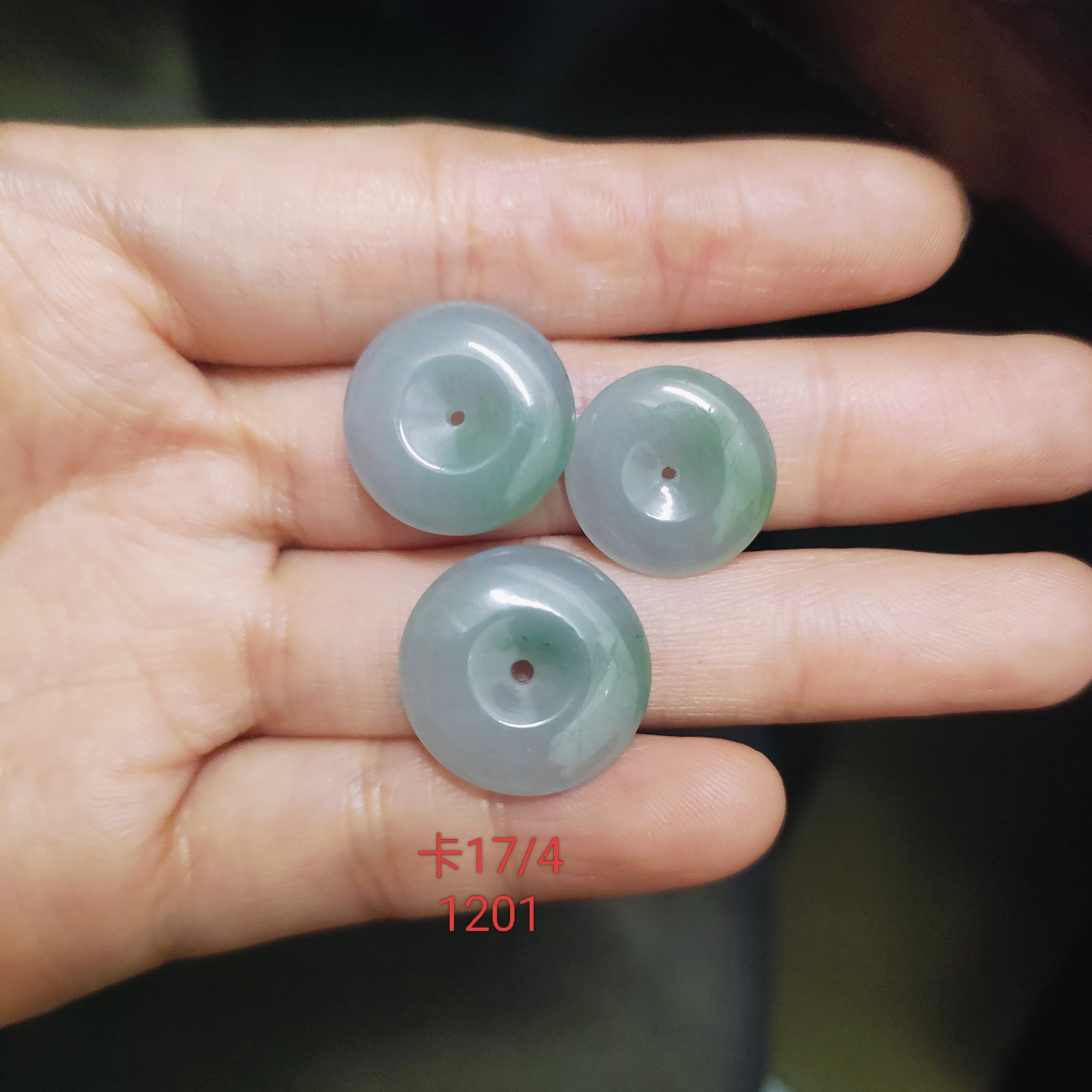 天然翡翠A货春彩平安扣一手