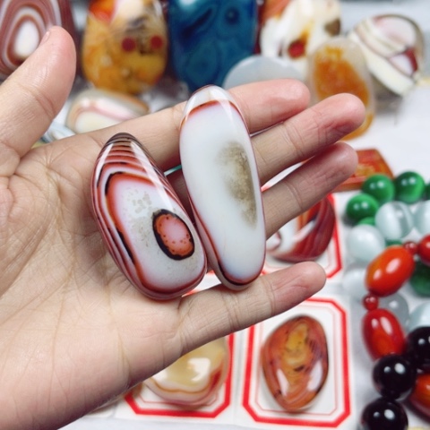 玛瑙/玉髓耳饰未镶嵌