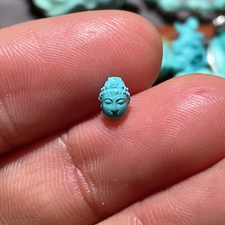 绿松石颈饰未镶嵌