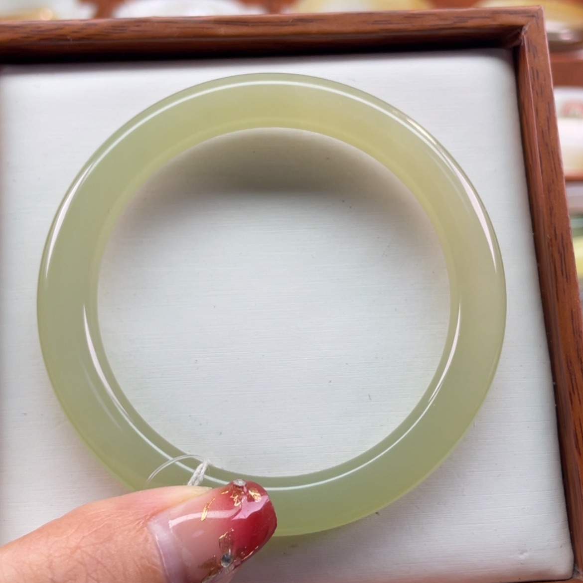 【闪购商品】和田玉手镯未镶嵌57