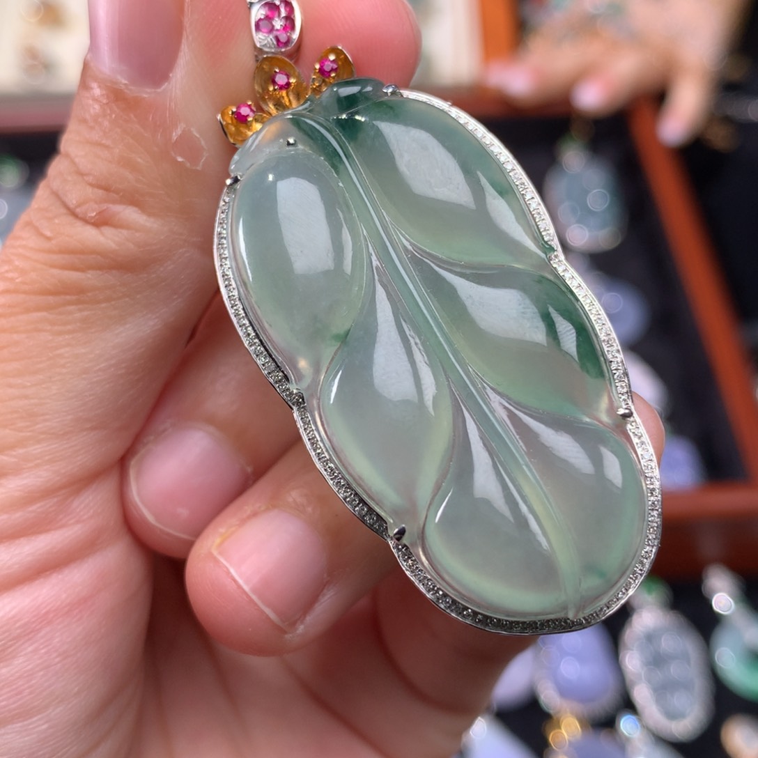 吊坠(不含链)18K金镶嵌翡翠