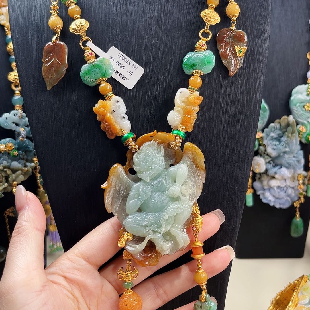 【闪购商品】翡翠吊坠(赠链)未镶嵌福利