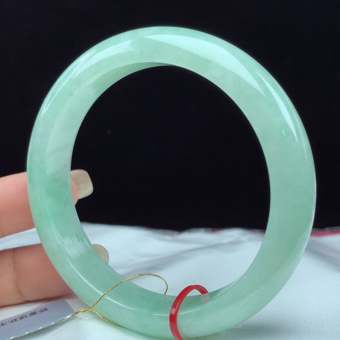 翡翠手镯未镶嵌58圈 2938