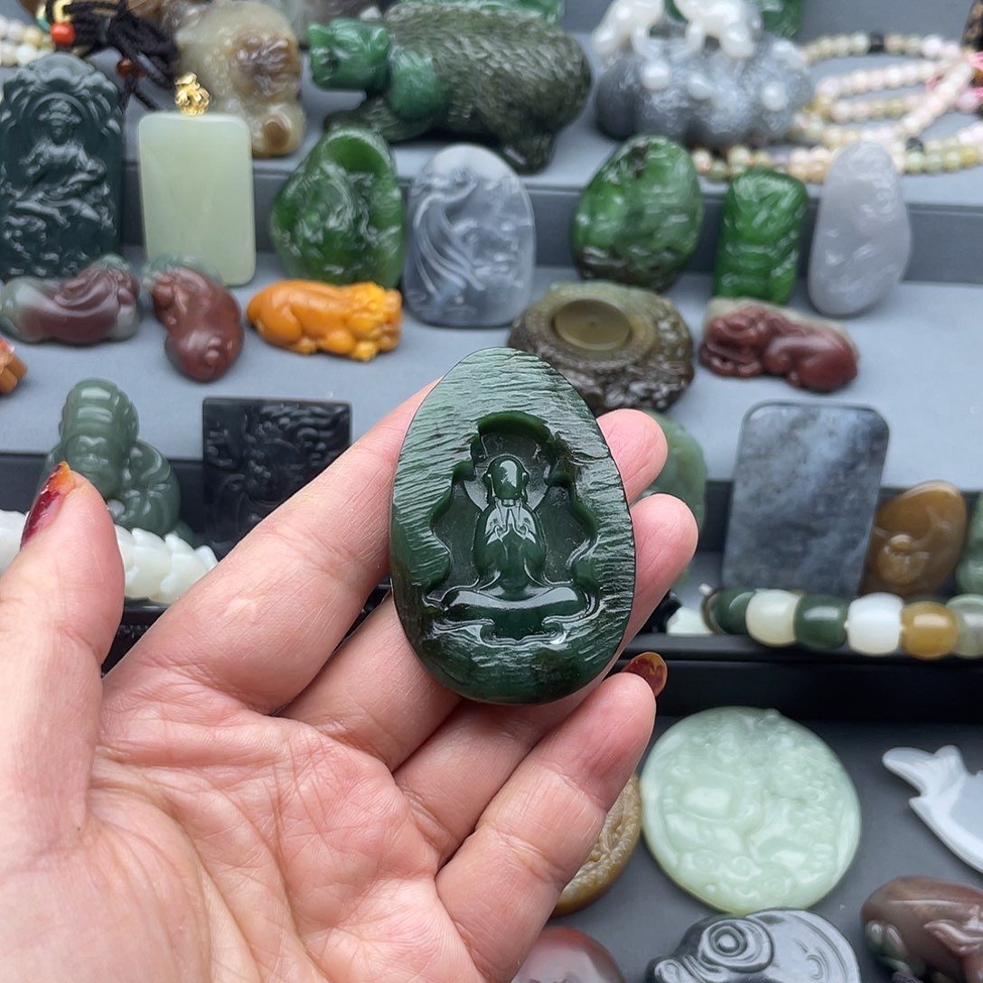 和田玉未镶嵌颈饰