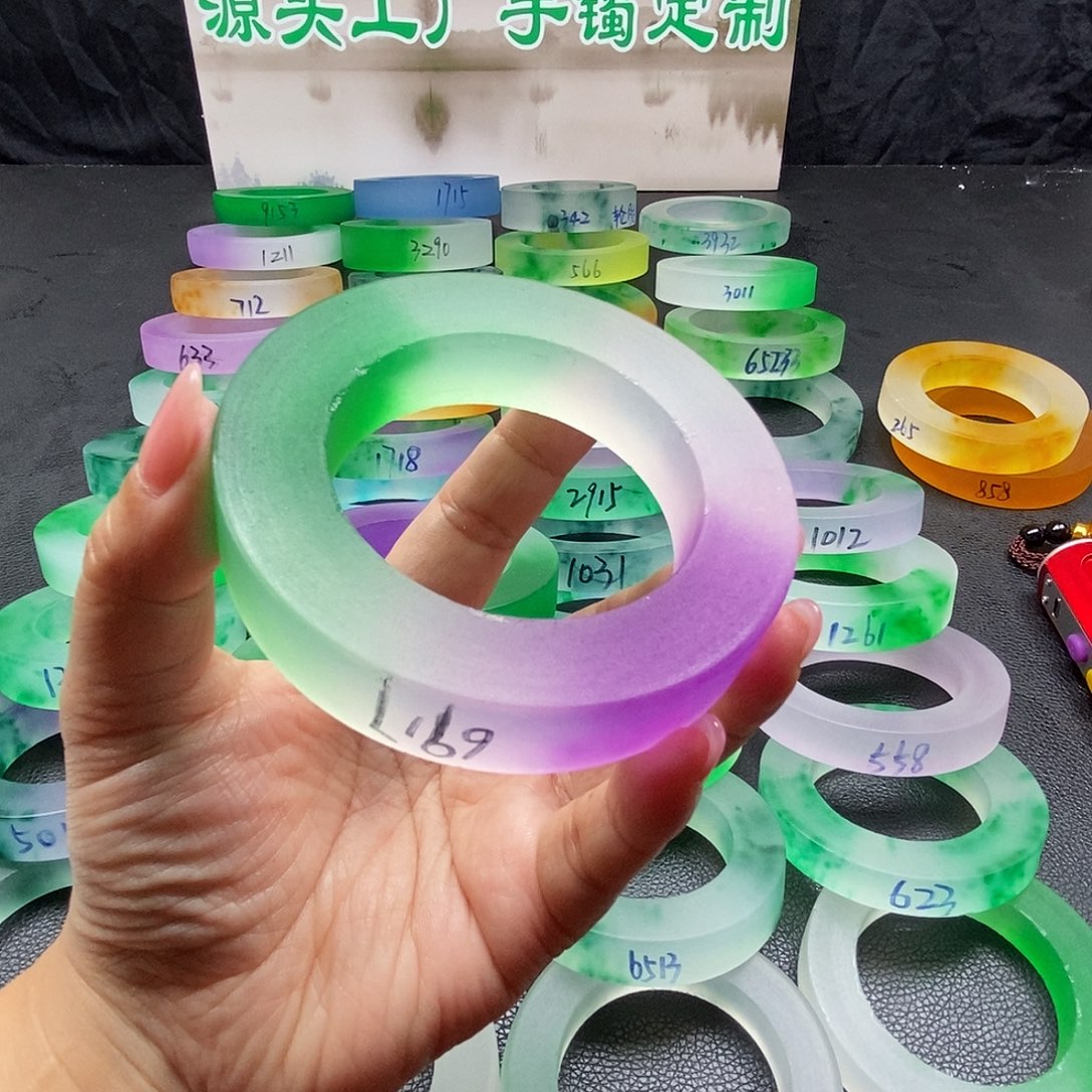 吴***香玉时尚百搭独龙翠手镯