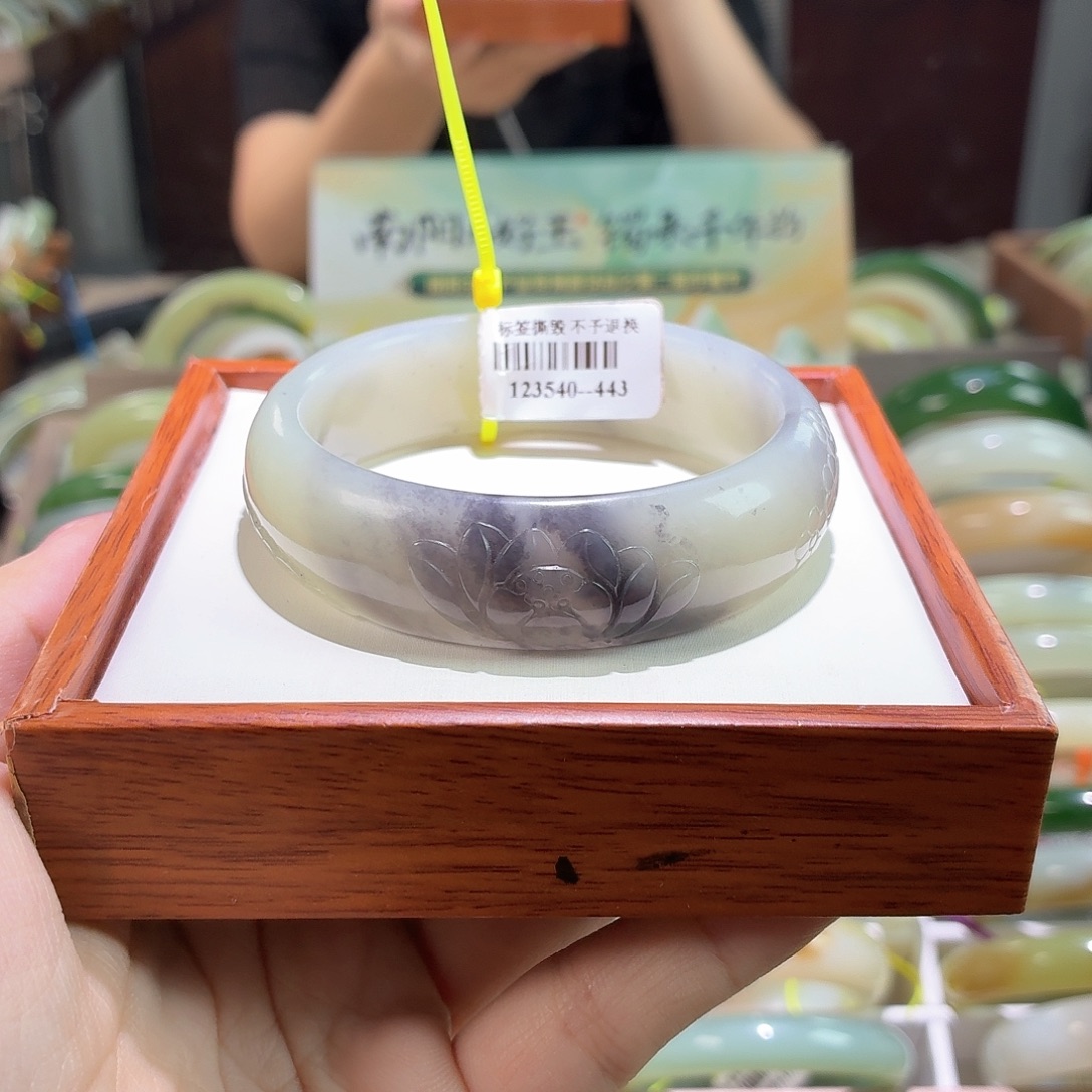 未镶嵌手镯和田玉12。 55/56