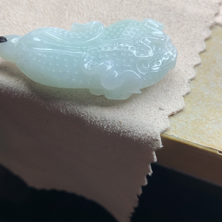 翡翠颈饰未镶嵌吊坠