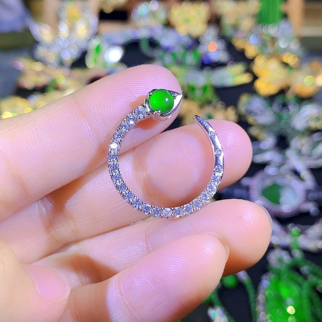 颈饰银S925镶嵌翡翠