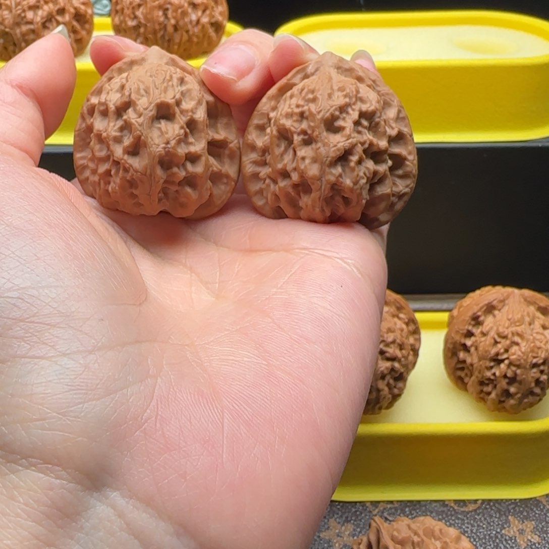 文玩核桃把件38梨木台