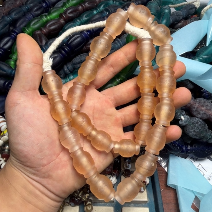 颈饰玻璃2904。1条