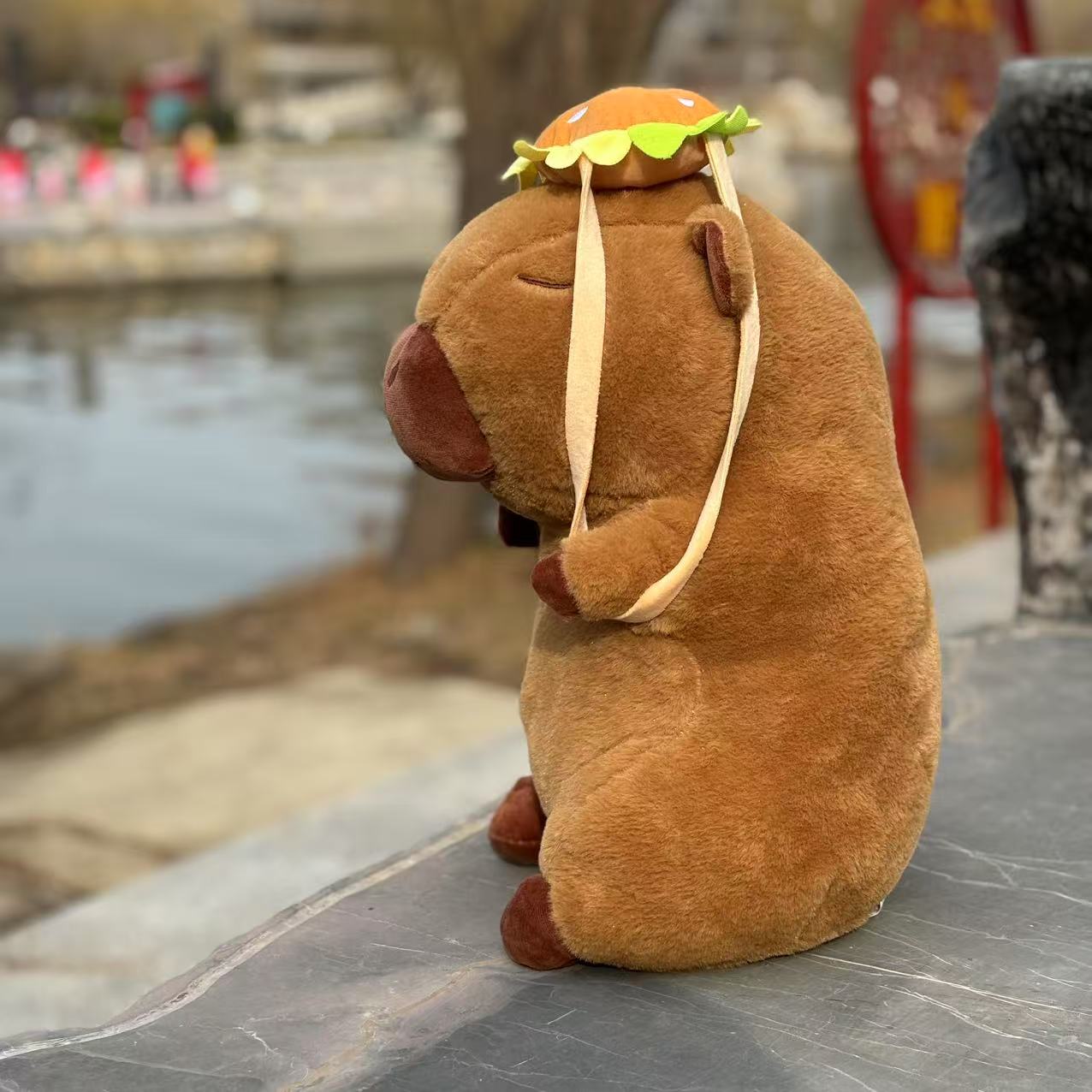 卡皮巴拉玩偶一个38cm左右破损补发请联系客服