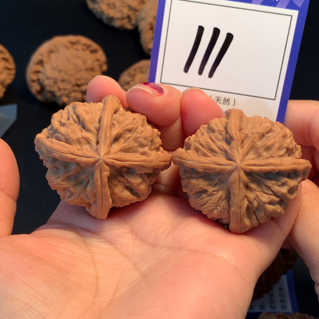 文玩核桃把件111玉玺四棱4.5