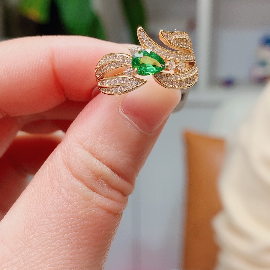 银S925镶嵌戒指石榴石（沙弗莱）