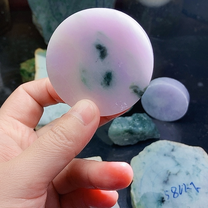 翡翠未镶嵌颈饰毛料39