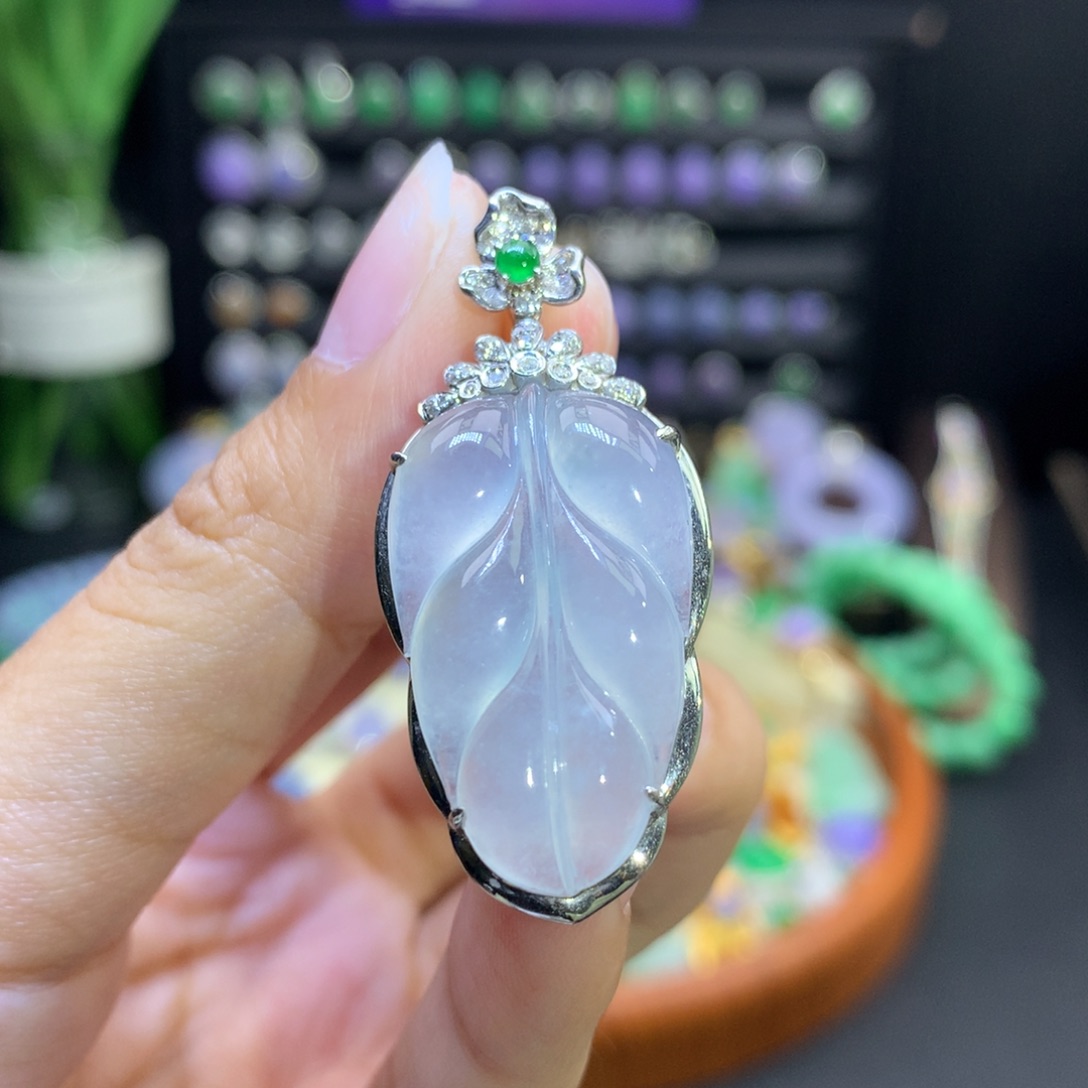 翡翠18K金镶嵌颈饰