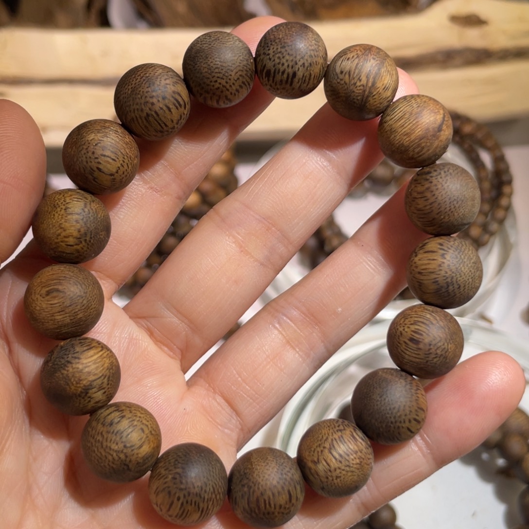 手串沉香乌身原叶1.3单圈18