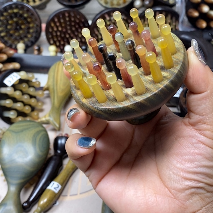 绿檀28齿羊角彩色齿指环梳