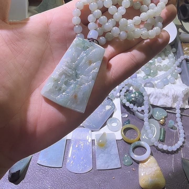 天然缅甸翡翠山水牌