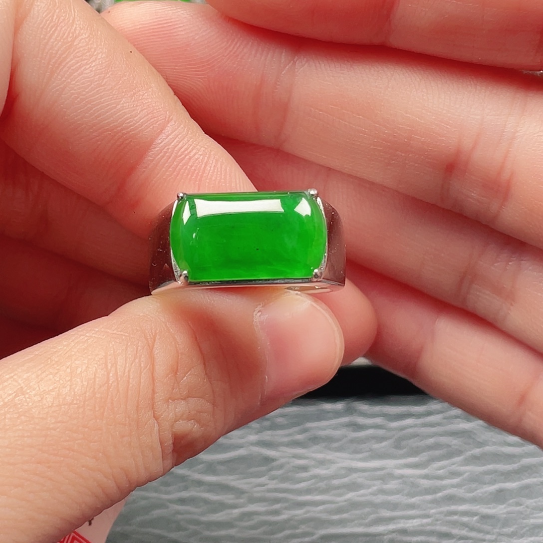 翡翠银S925镶嵌戒指没有运费险3891