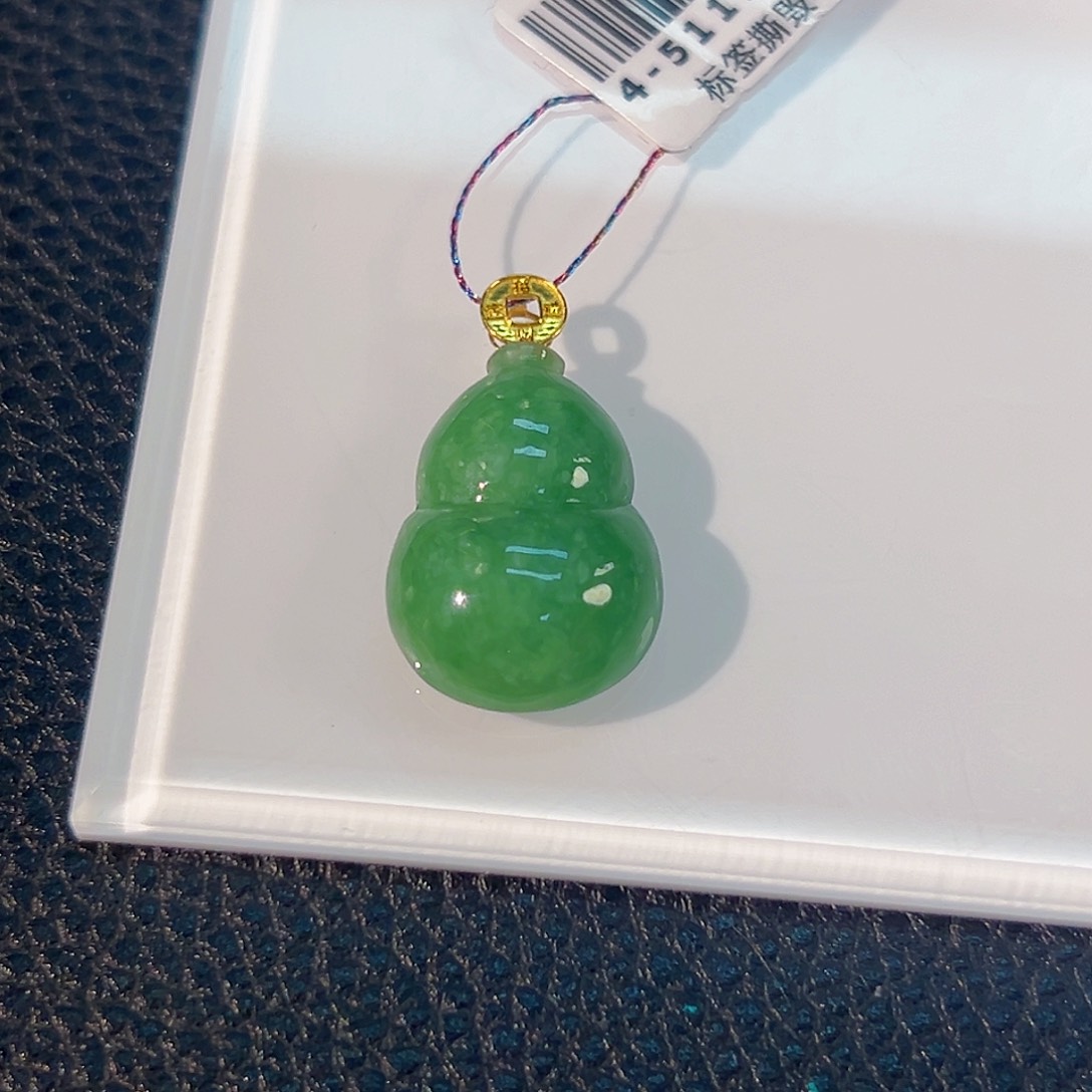 颈饰18K金镶嵌翡翠