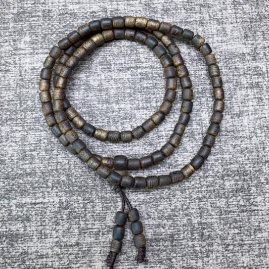 沉香手串绿棋桶珠多圈0.3