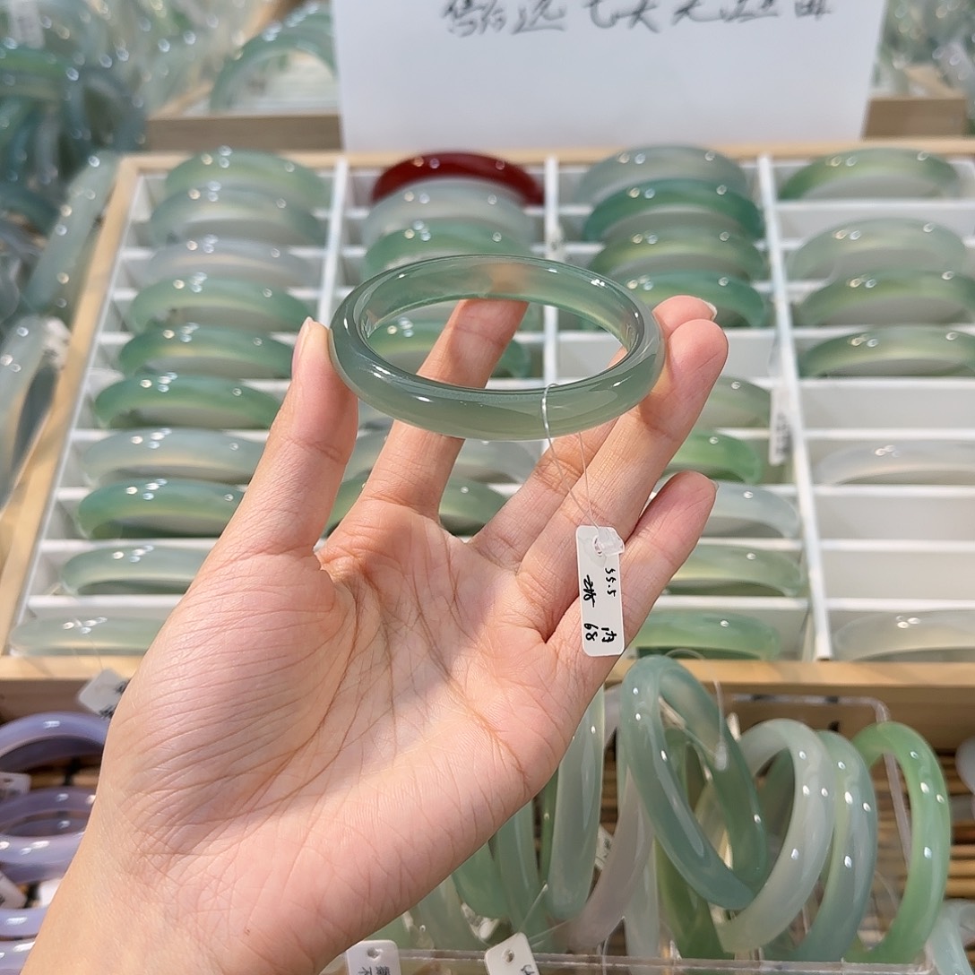 玛瑙/玉髓未镶嵌手镯圈口55.5