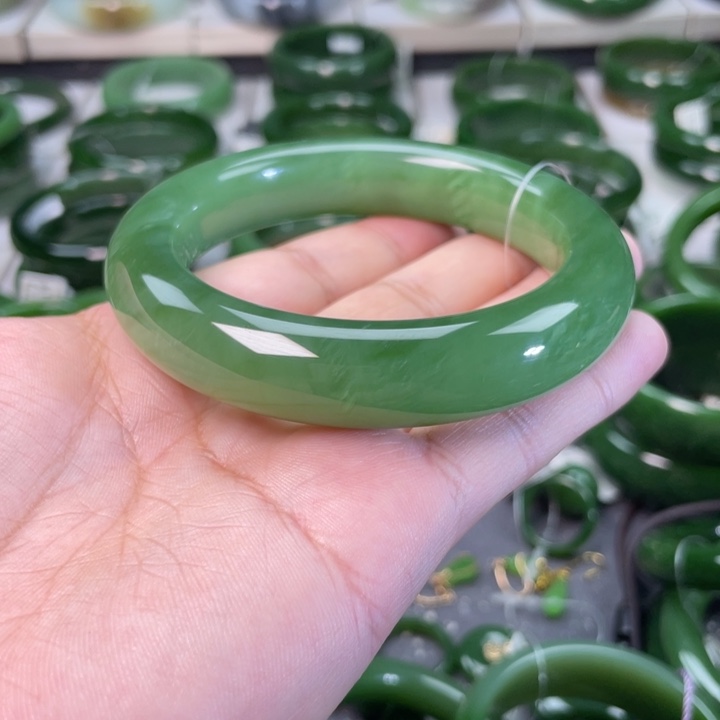 和田玉（碧玉）手镯未镶嵌