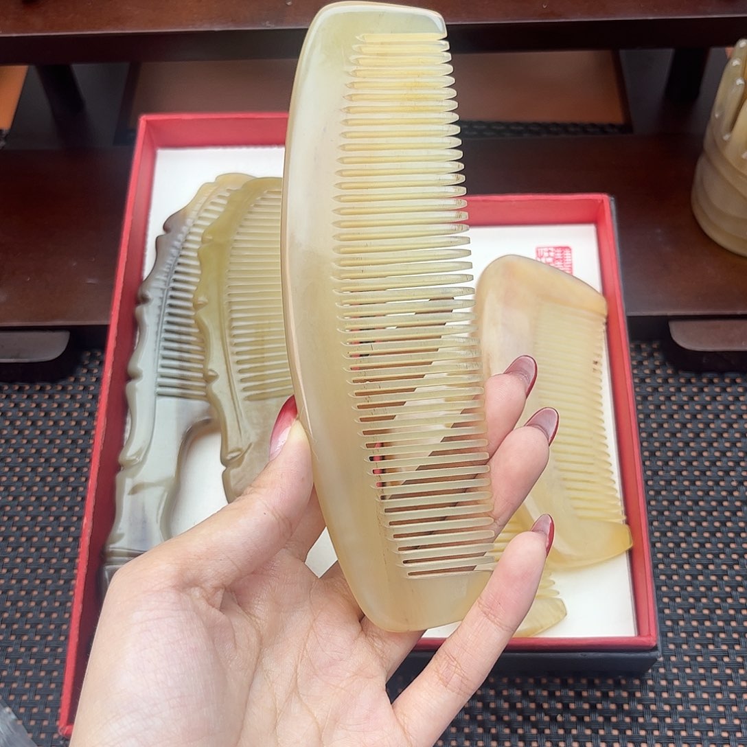 手工制作纯牛角梳子
