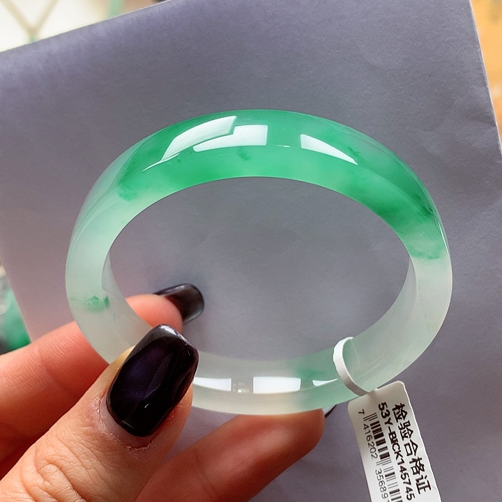 石英质玉未镶嵌手镯