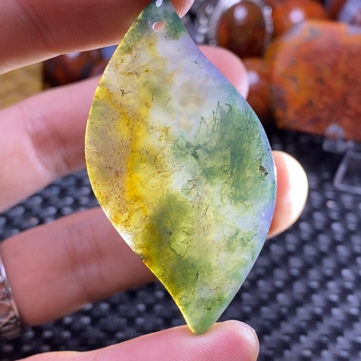 玛瑙/玉髓颈饰未镶嵌