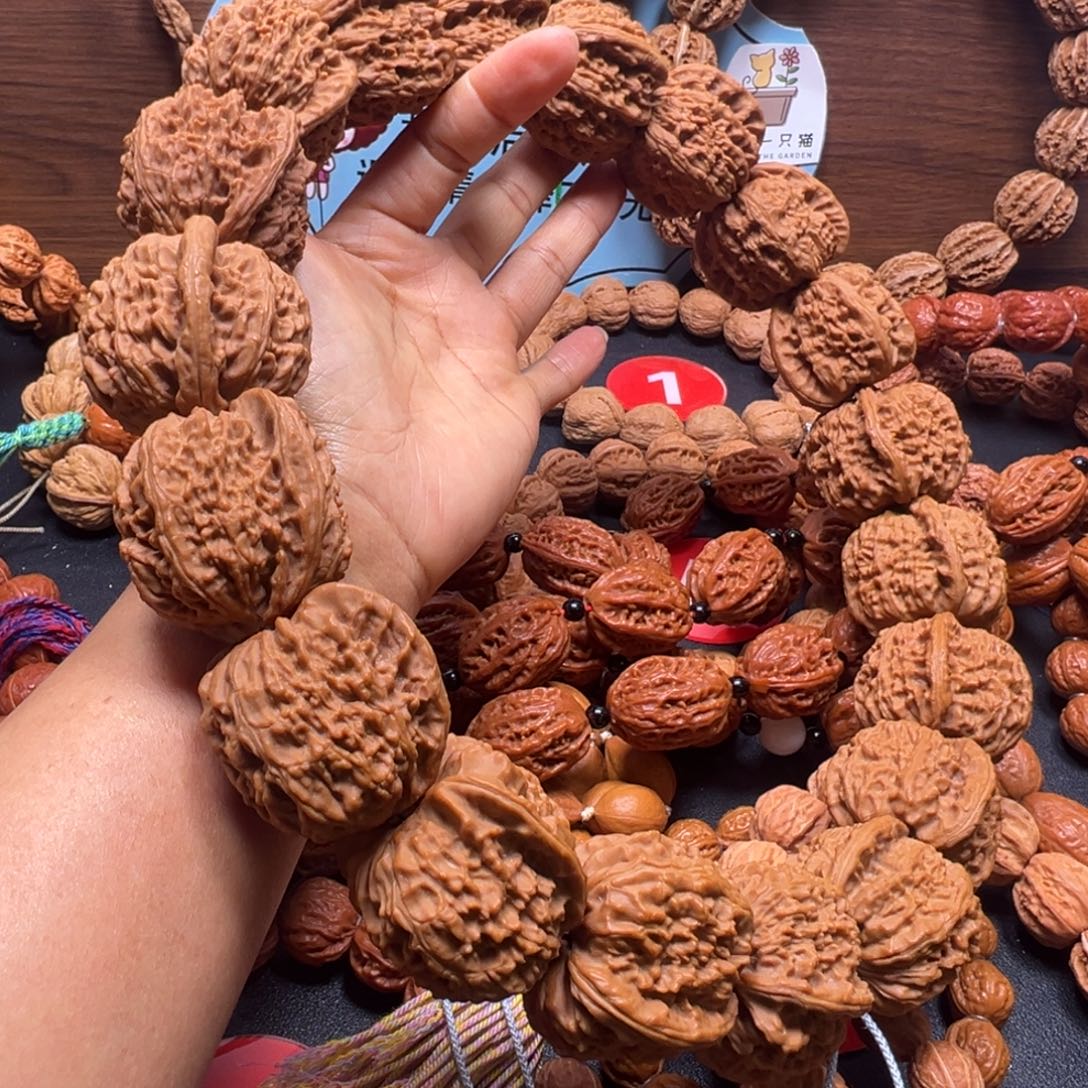 潜***阳文玩核桃吊坠白狮子38加