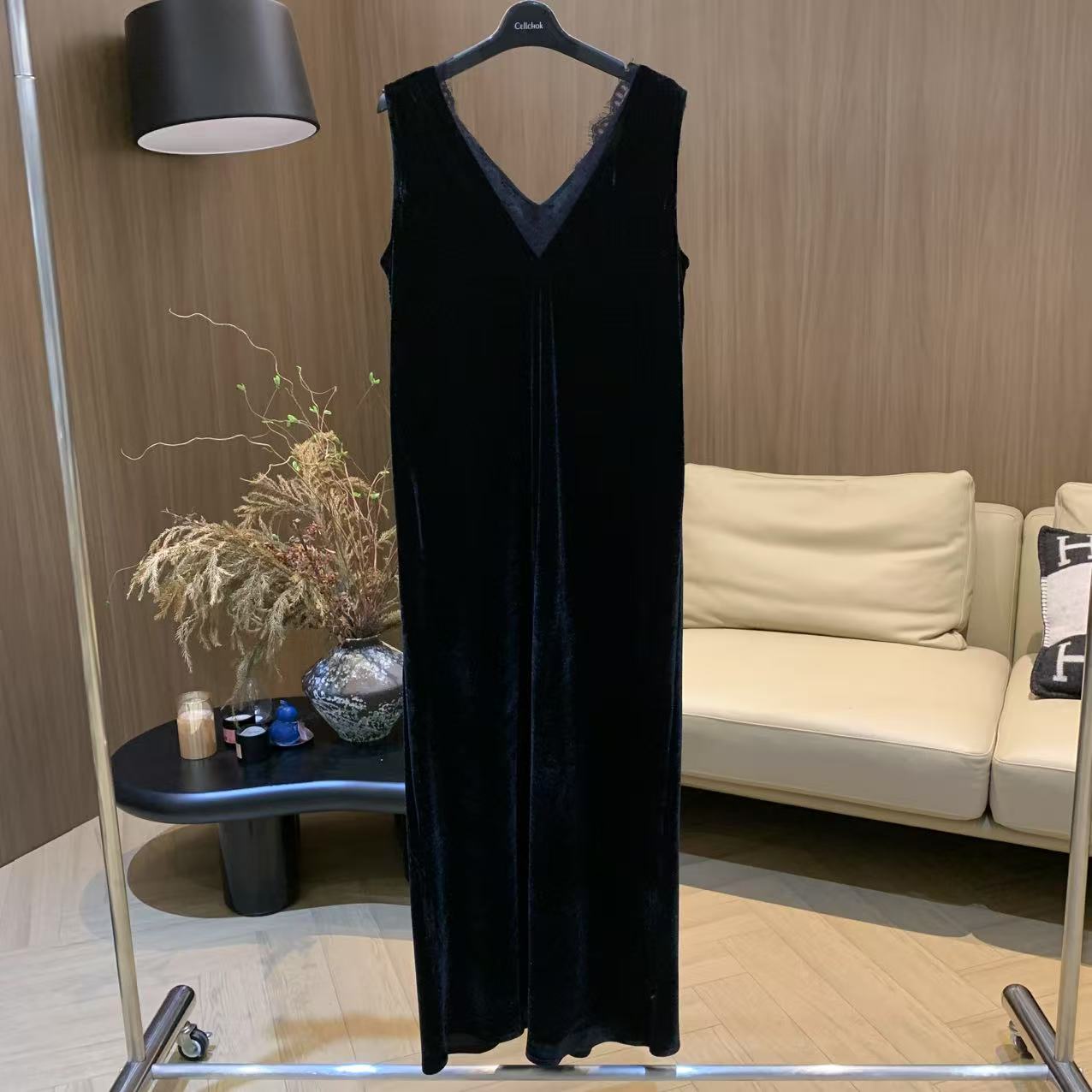 饭饭FANN COLLECTION V领胸口蕾丝无袖连衣裙FANNQ077
