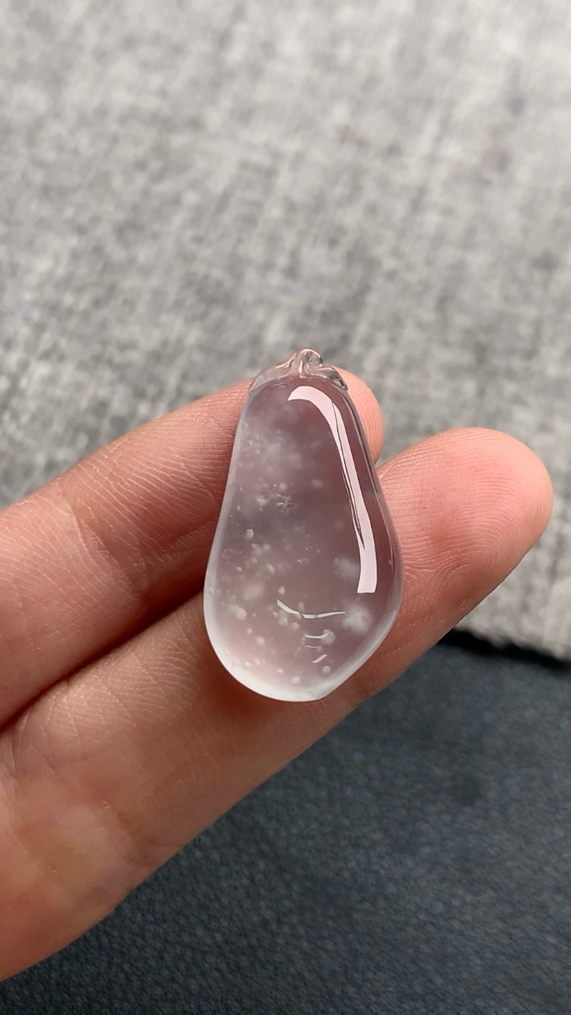 天然A货缅甸翡翠 福瓜 尺寸 : 25.6-14.5-4.9 