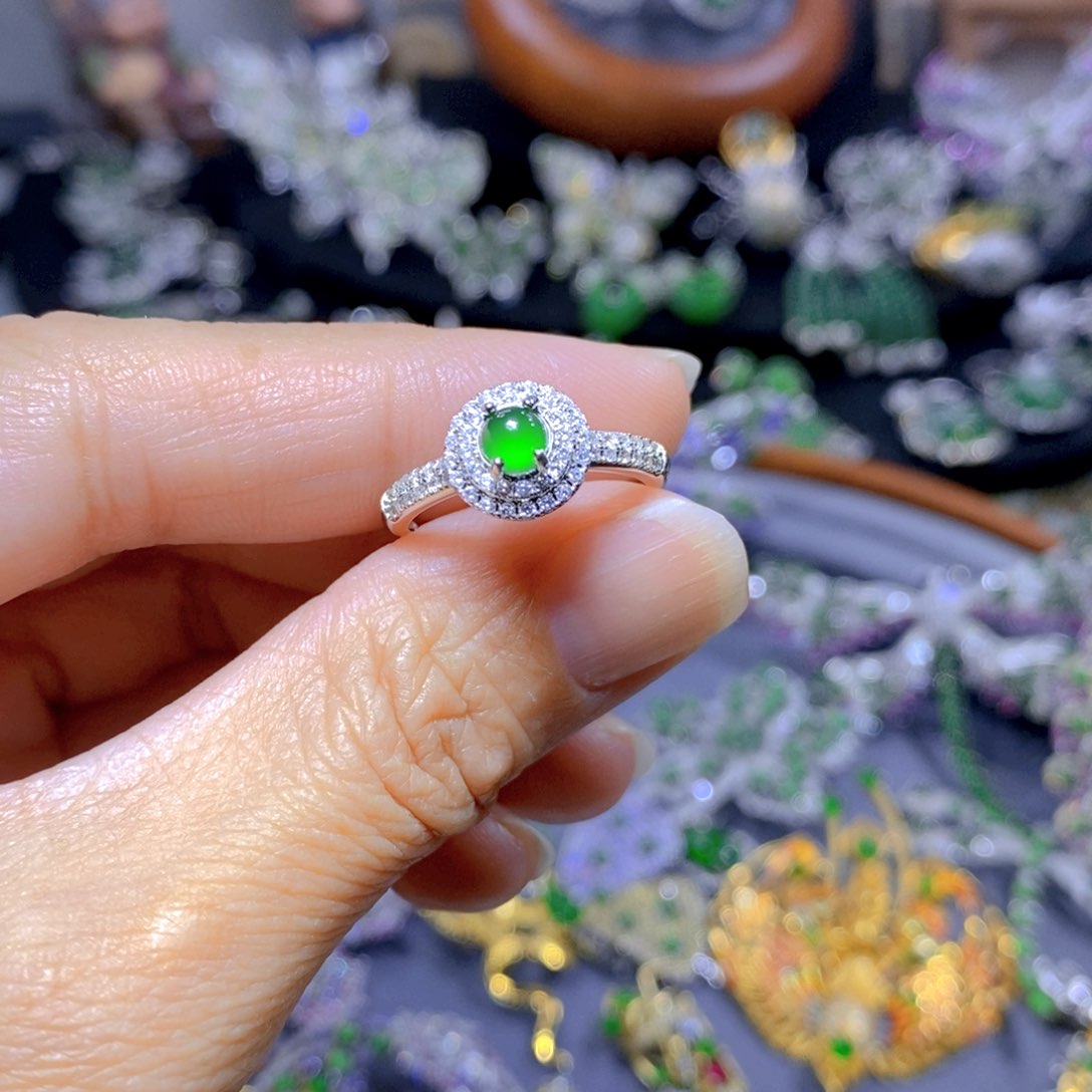 翡翠颈饰银S925镶嵌天然翡翠