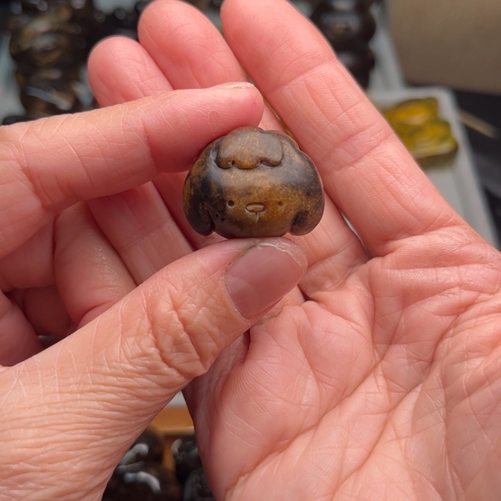 蹦***Q琥珀未镶嵌颈饰根珀