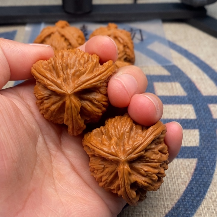 吊坠文玩核桃谁*三棱