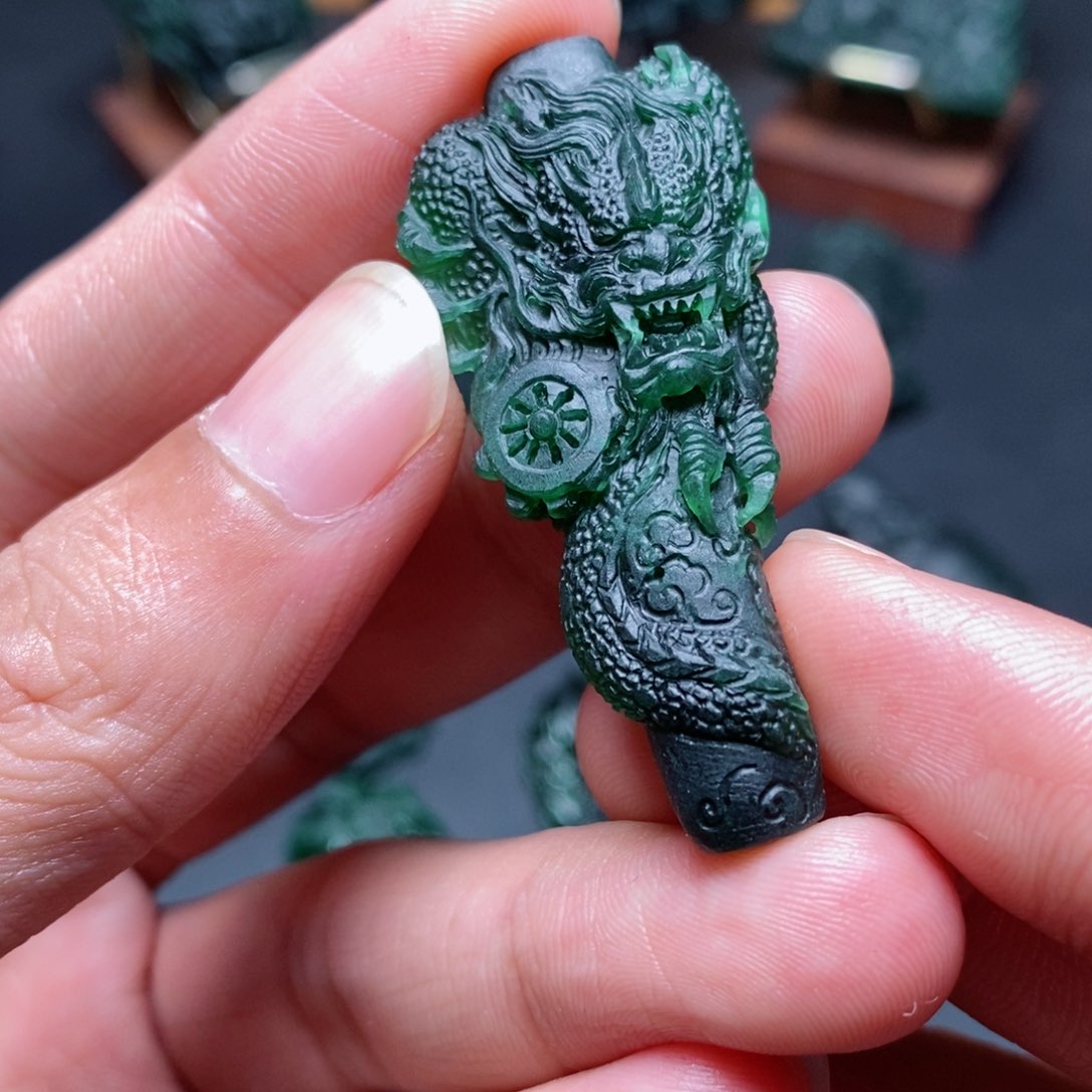 定制翡翠未镶嵌小****?天然A货翡翠S