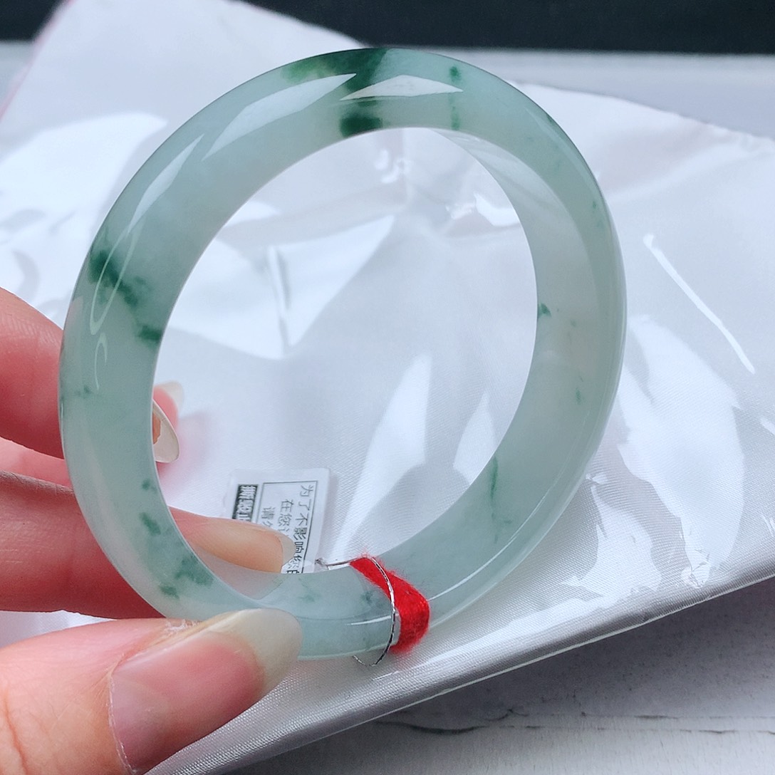 翡翠手镯未镶嵌57圈
