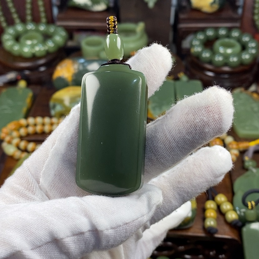 【闪购商品】岫岩老玉（透闪石质玉）颈饰未镶嵌