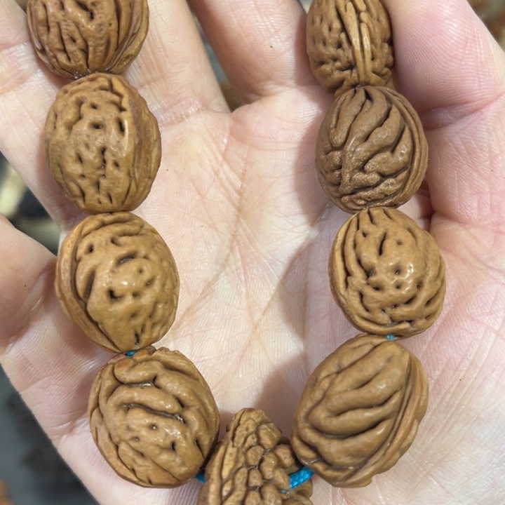 王***森精品手串制作工艺