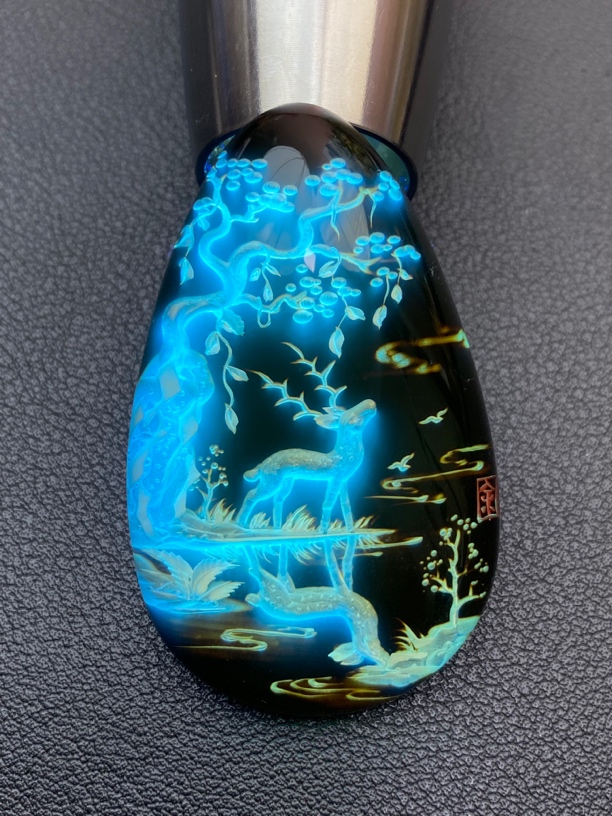 血珀阴雕 一路有你 余贤国阴雕作品